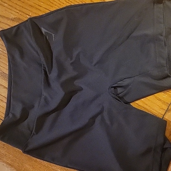 Gym Shark Midis - Picture 2 of 7